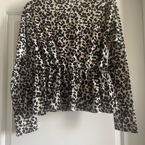 Cute top - Picture 3 of 4